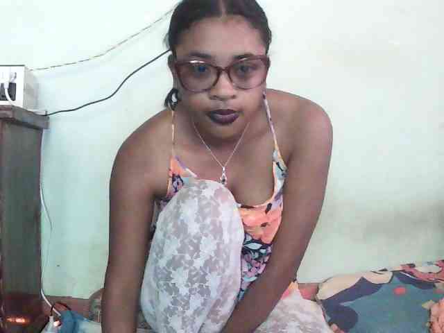 TriciaBella webcam