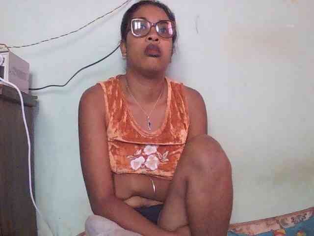 TriciaBella webcam