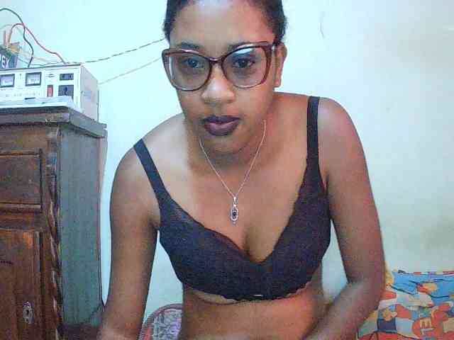 TriciaBella webcam