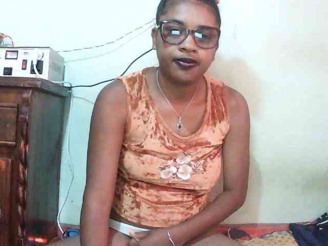 TriciaBella webcam