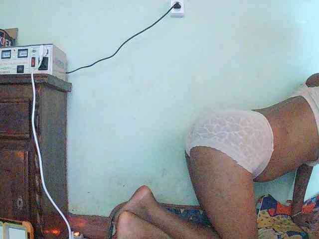 TriciaBella webcam