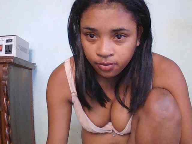 TriciaBella webcam