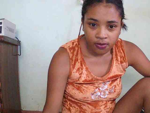 TriciaBella webcam