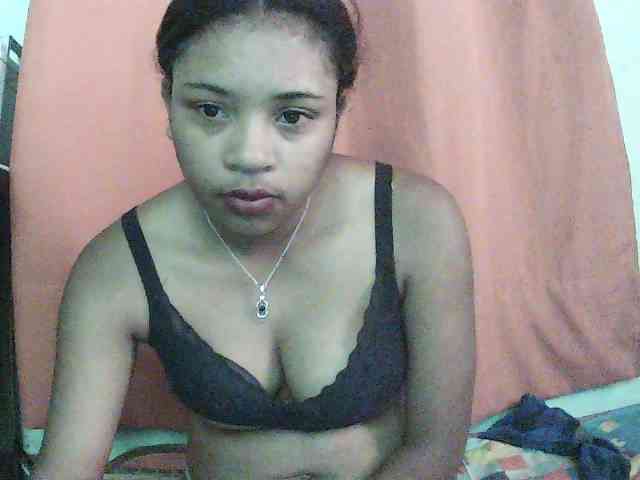 TriciaBella webcam