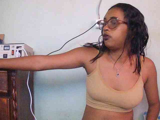 TriciaBella webcam