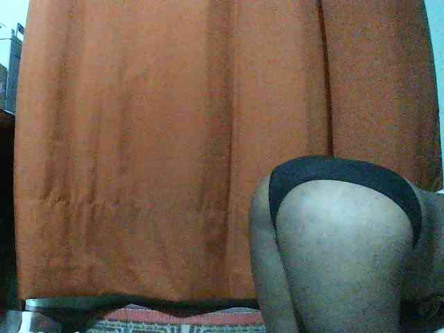 TriciaBella webcam