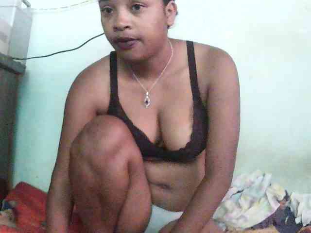 TriciaBella webcam