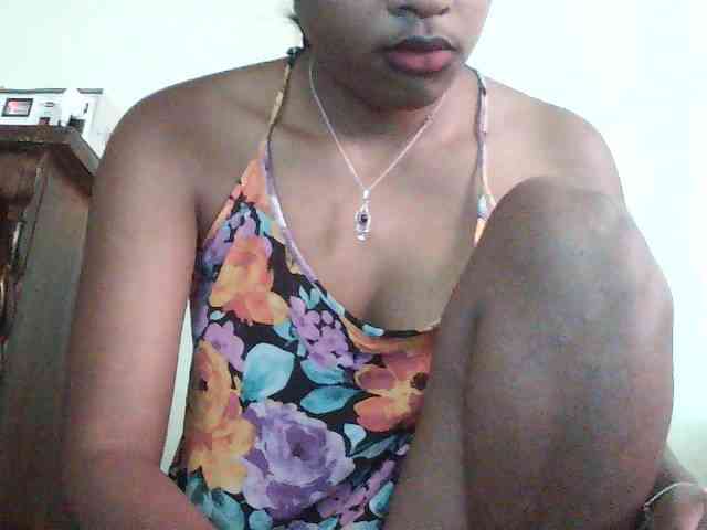 TriciaBella webcam