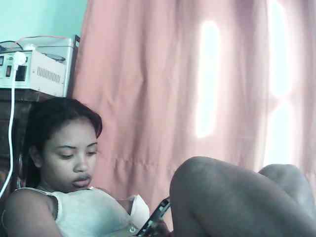 TriciaBella webcam
