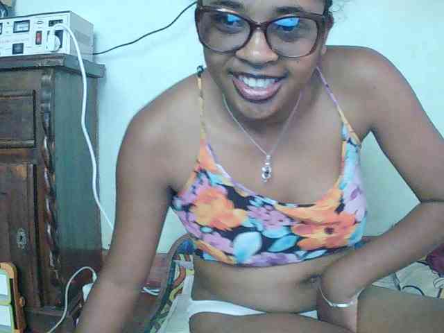 TriciaBella webcam