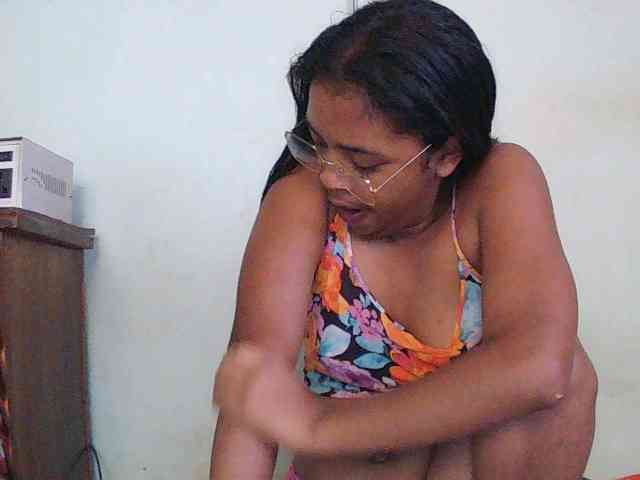 TriciaBella webcam