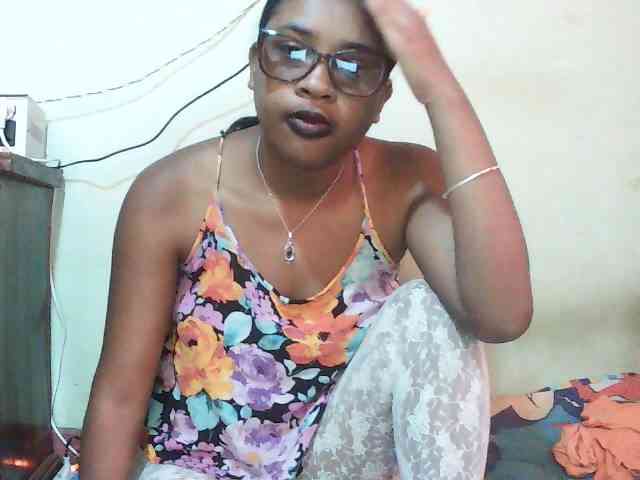 TriciaBella webcam