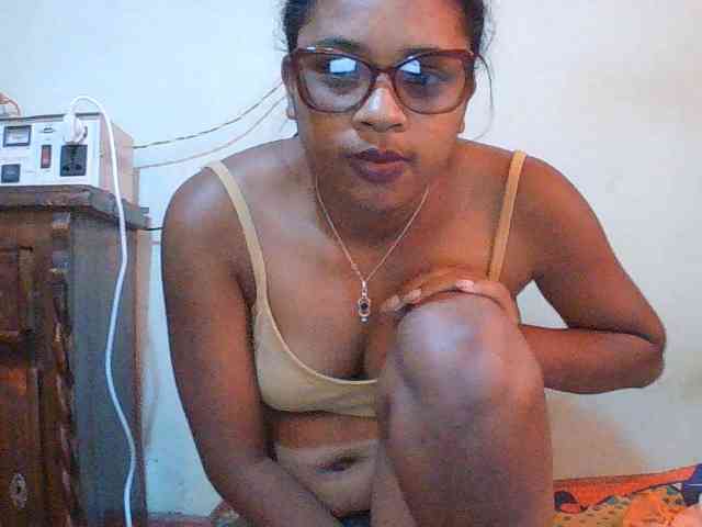 TriciaBella webcam