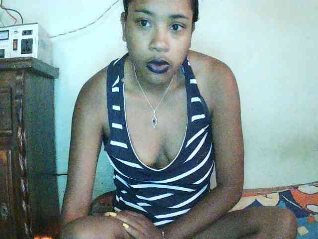 TriciaBella webcam