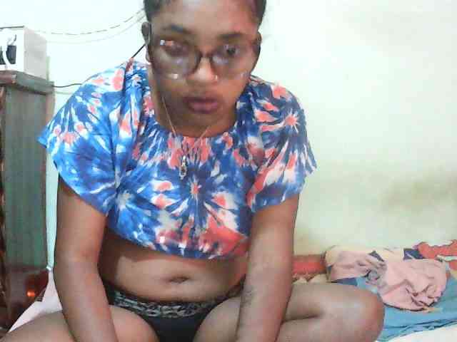 TriciaBella webcam