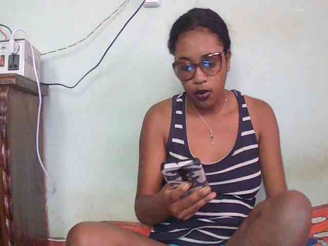 TriciaBella webcam