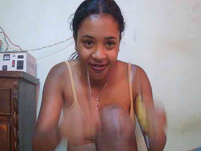 TriciaBella webcam
