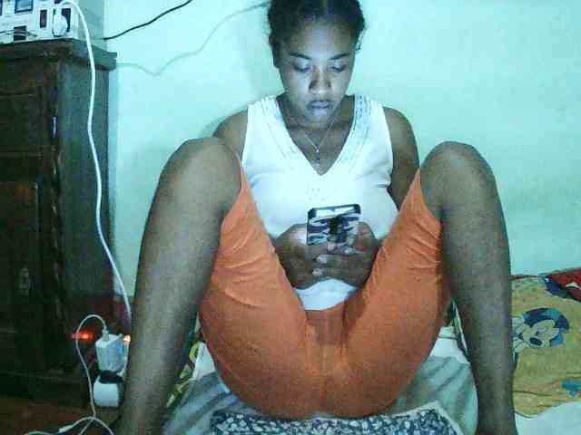 TriciaBella webcam