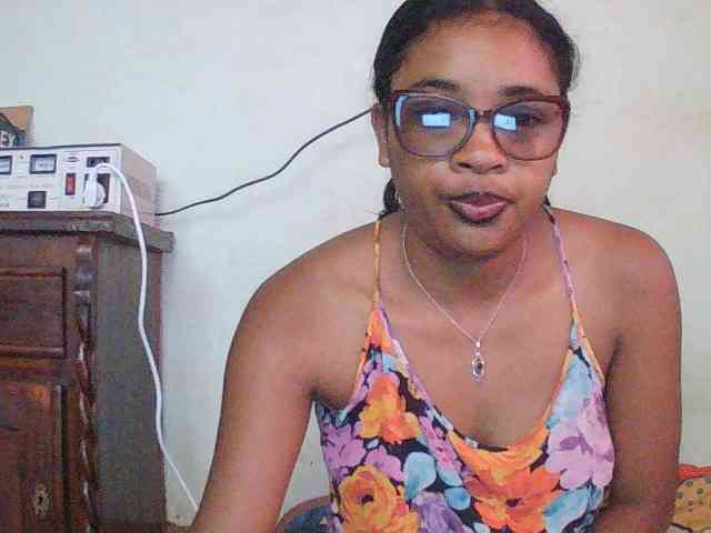 TriciaBella webcam