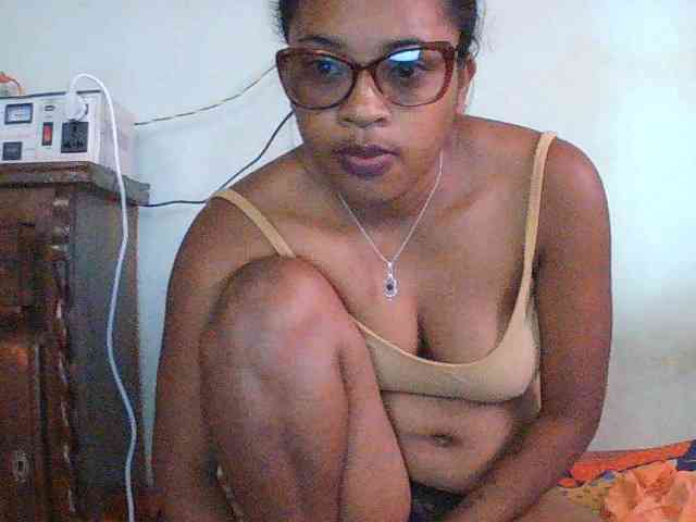 TriciaBella Live Webcam on BongaCams