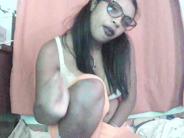 TriciaBella webcam