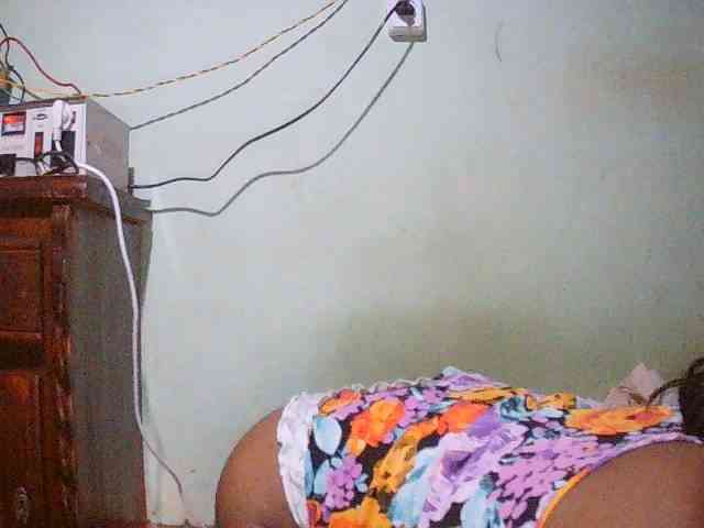 TriciaBella webcam