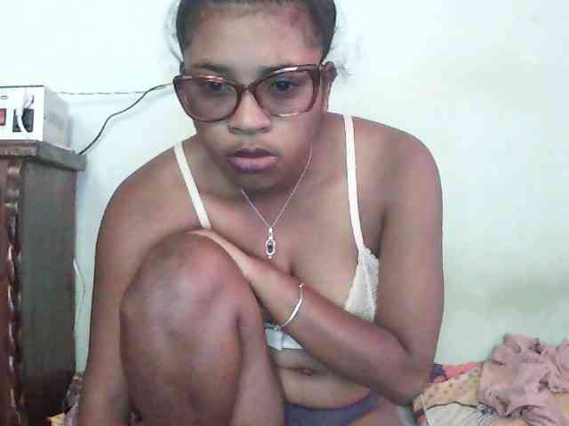 TriciaBella webcam