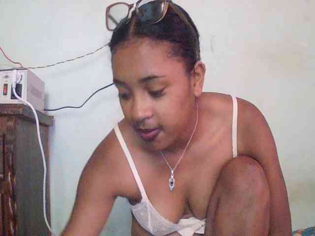 TriciaBella webcam