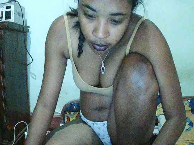 TriciaBella webcam