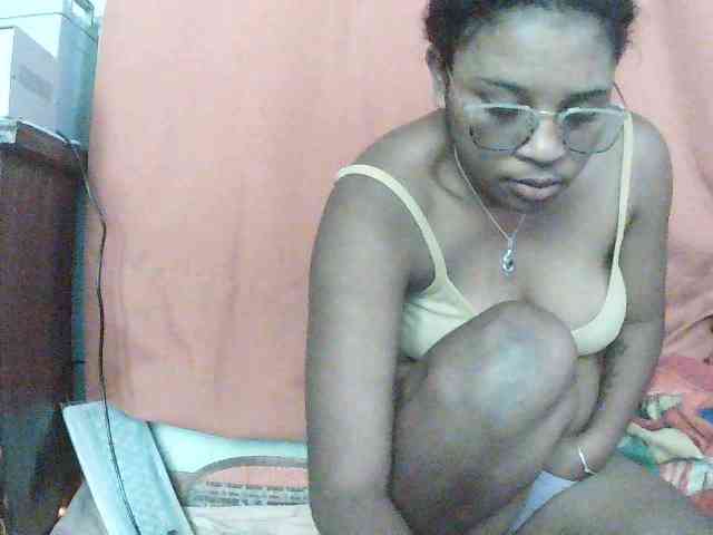 TriciaBella webcam