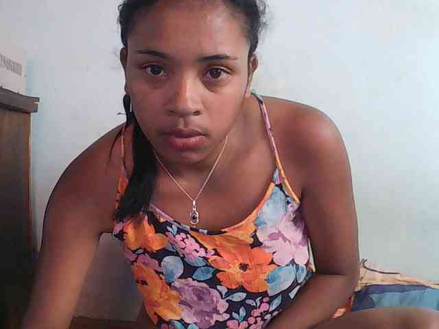 TriciaBella webcam