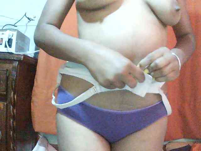 TriciaBella webcam