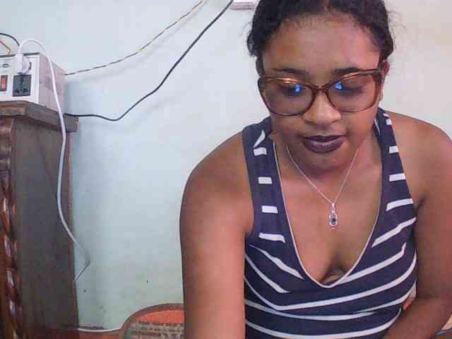 TriciaBella webcam