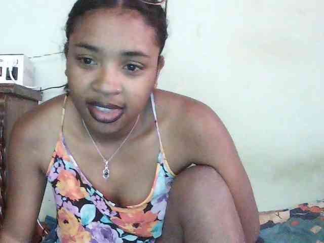 TriciaBella webcam