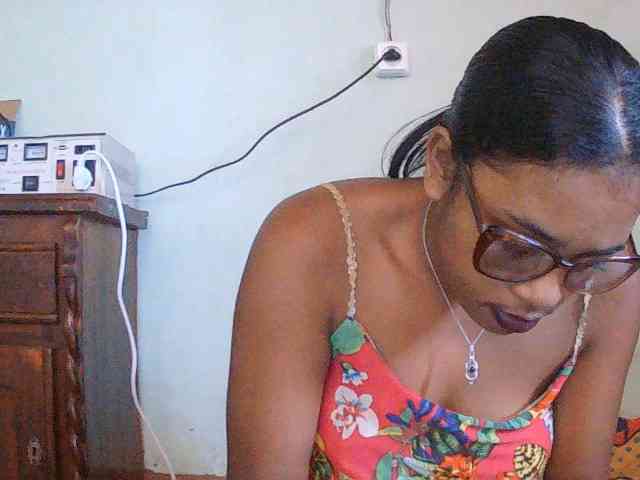 TriciaBella webcam