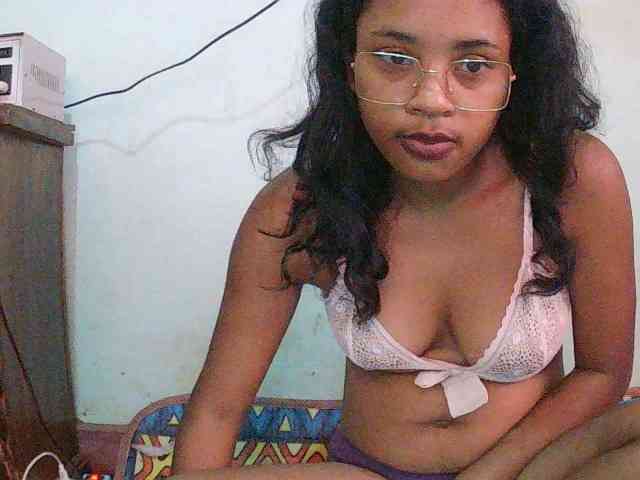 TriciaBella webcam