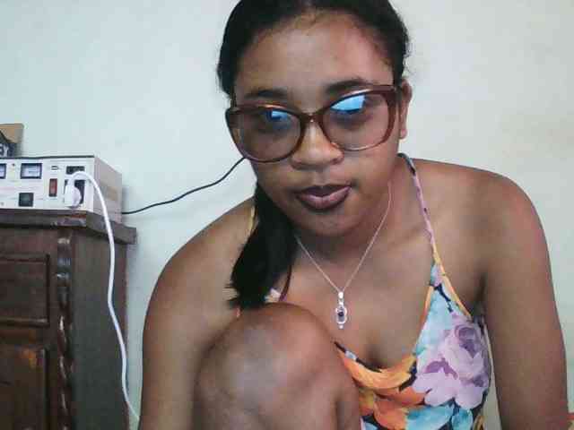 TriciaBella webcam