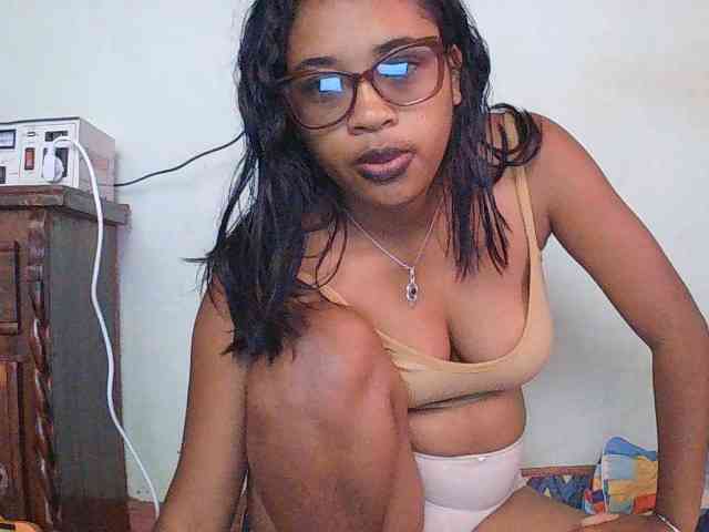 TriciaBella webcam