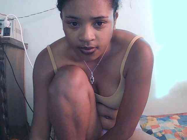 TriciaBella webcam