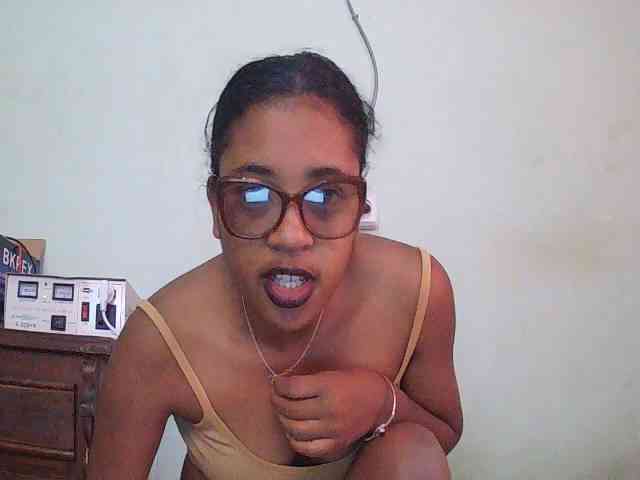 TriciaBella webcam