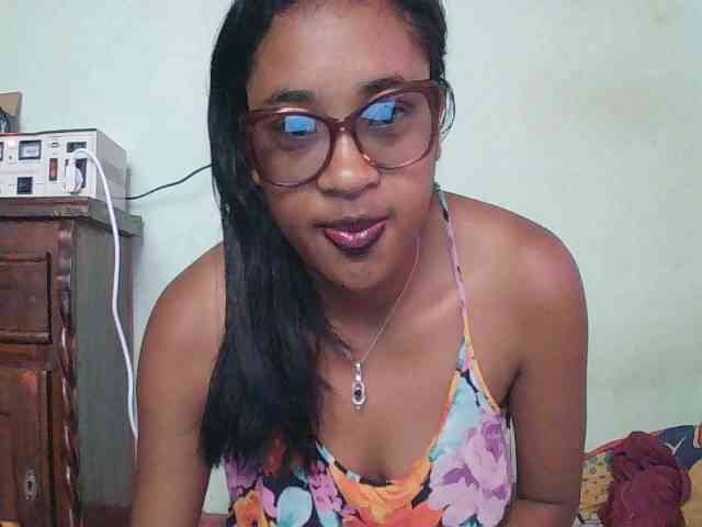 TriciaBella webcam