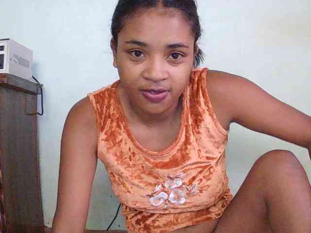TriciaBella webcam