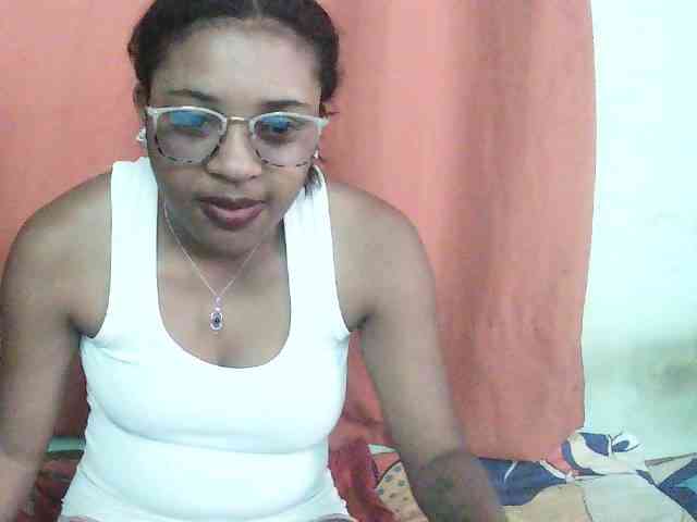 TriciaBella webcam