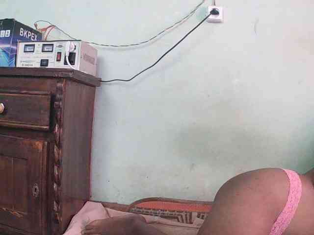 TriciaBella webcam