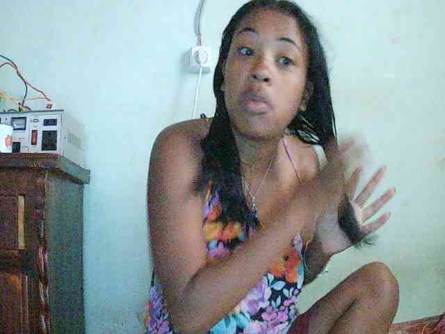 TriciaBella webcam