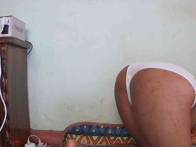TriciaBella webcam