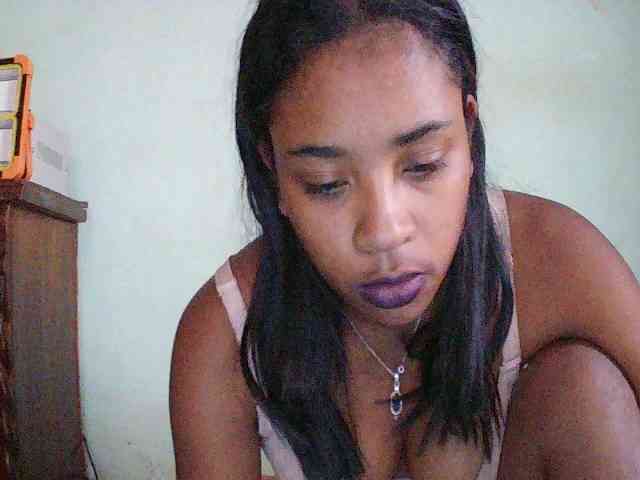 TriciaBella webcam
