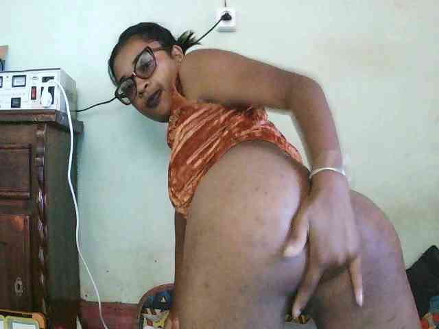TriciaBella webcam