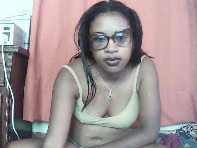 TriciaBella webcam