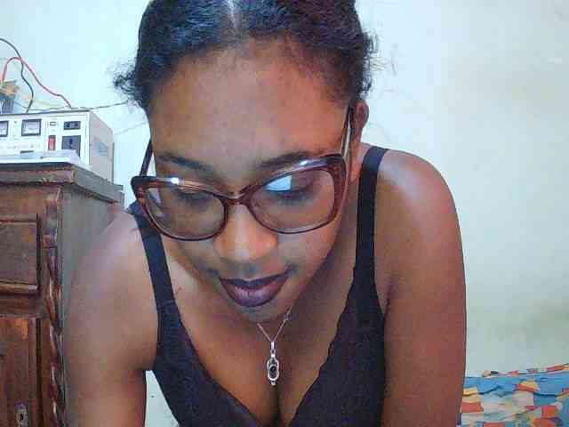 TriciaBella webcam